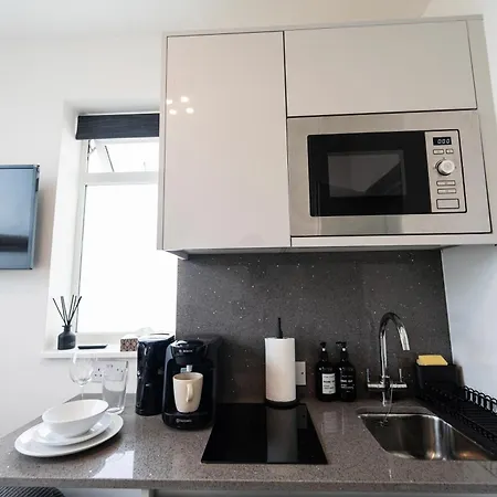 Fulham Luxury Close To Underground Newly Refurbished Hr