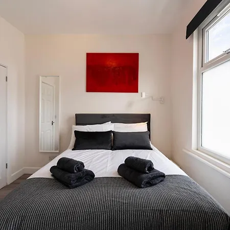 Fulham Luxury Close To Underground Newly Refurbished Hr Apartment