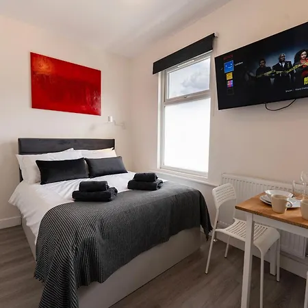 Fulham Luxury Close To Underground Newly Refurbished Hr Apartment *