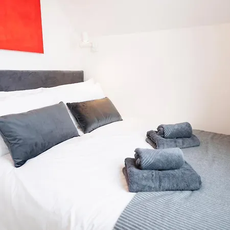 Fulham Luxury Close To Underground Newly Refurbished Hr Apartment *