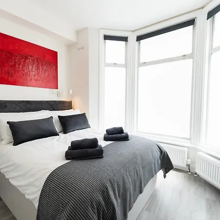 Fulham Luxury Close To Underground Newly Refurbished Hr