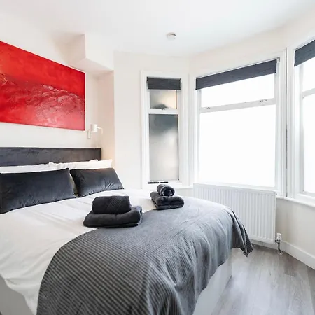 Fulham Luxury Close To Underground Newly Refurbished Hr London