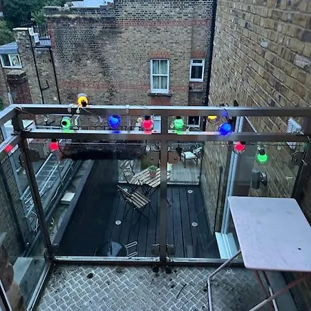 Putney , Modern-flawless ! Apartment *