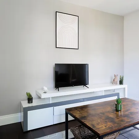 Chelsea Harbour Luxury Apartment London