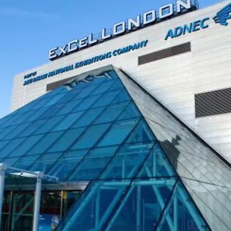 2 Bedrooms 2baths 3toilets Near Excel City Airport O2 Sleeps Up To 5 Apartment London