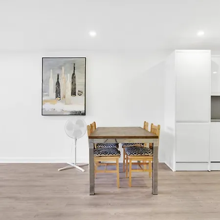 Apartment 2 Bedrooms 2baths 3toilets Near Excel City Airport O2 Sleeps Up To 5 *