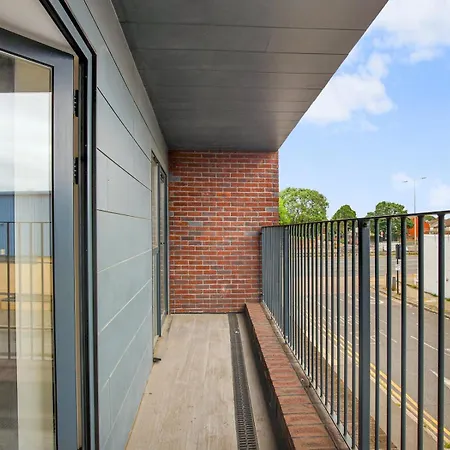 2 Bedrooms 2baths 3toilets Near Excel City Airport O2 Sleeps Up To 5 Apartament Londyn
