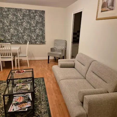 Century House Luxury Apartment
