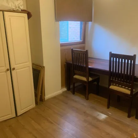 Homestay Donnington Court