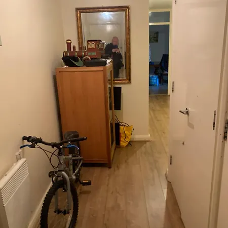 Homestay Donnington Court London