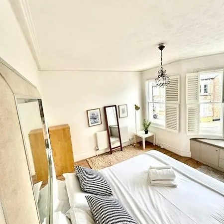 Apartment Lovely Fulham 2 Bed London