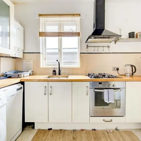 Lovely Fulham 2 Bed