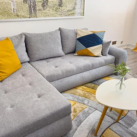 Stylish Bridge Hideaway * London