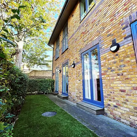 3 Bedrooms Zone 2 Apartment