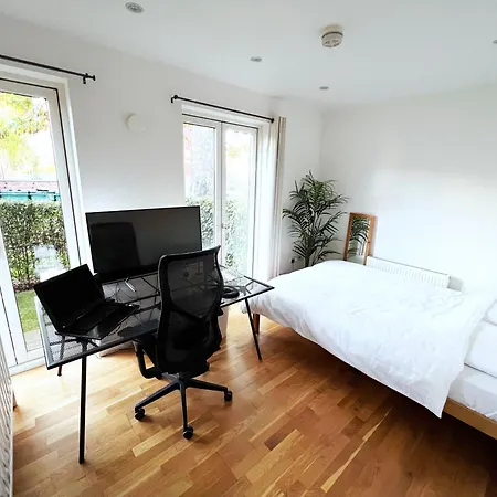 3 Bedrooms Zone 2 Apartment *