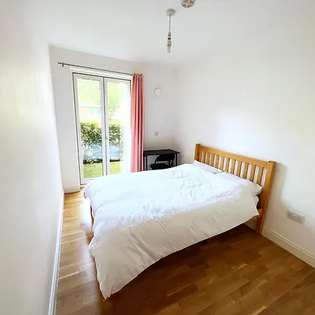 3 Bedrooms Zone 2 * London