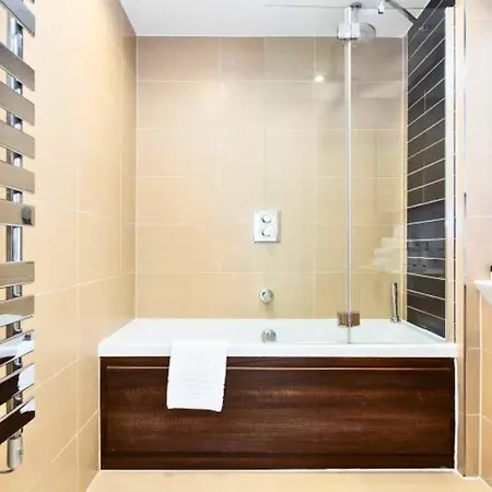 Apartment Tower Bridge - Balcony - Ac - Heated Floor - Fast Wifi - Luxurylondonstays