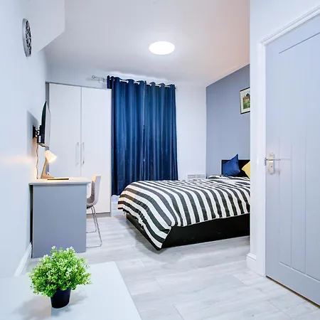 Trendy London Apartment *