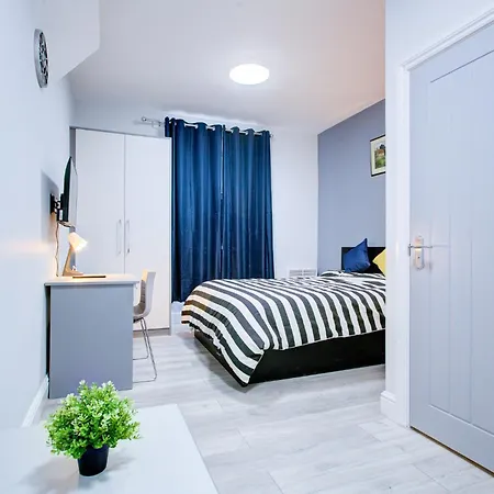 Trendy London Apartment *