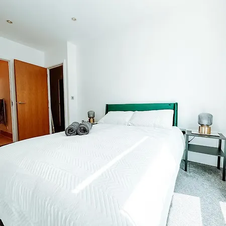 Two Bedroom Luxury Waterfront In *