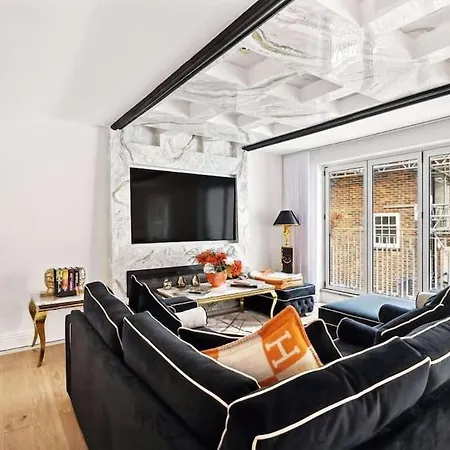 Luxury 3 Bedroom House * London