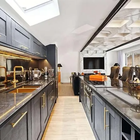 Apartment Luxury 3 Bedroom House London