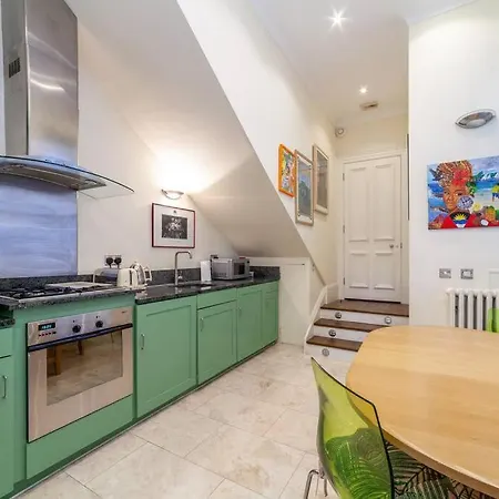 Apartment Elegant 2-bedroom Flat In South Kensington, *