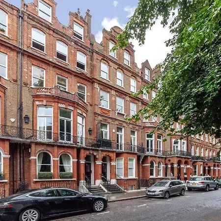 Elegant 2-bedroom Flat In South Kensington, * London