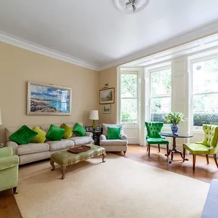 Elegant 2-bedroom Flat In South Kensington,