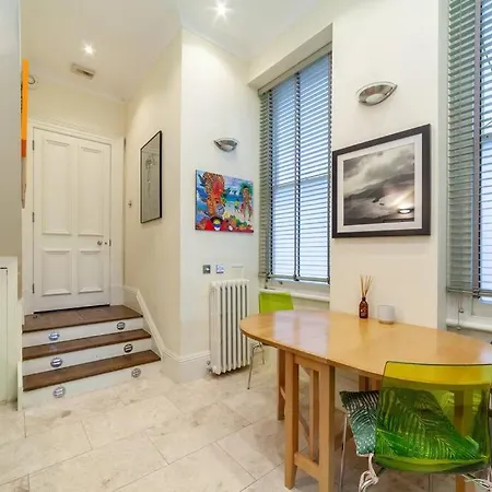 Elegant 2-bedroom Flat In South Kensington, Apartment *