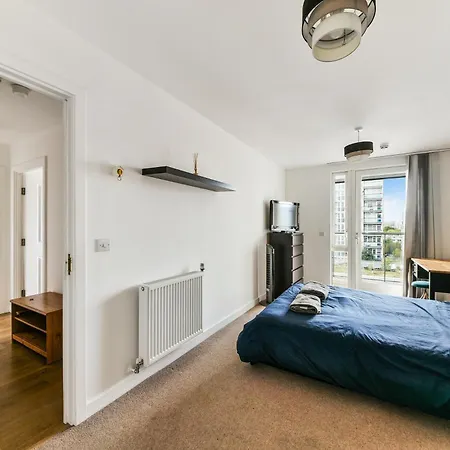 Apartment Stunning 2 Bed 2 Bath In Canary Wharf *