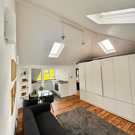 Stylish Floor Flat In The Heart Of Camden! *