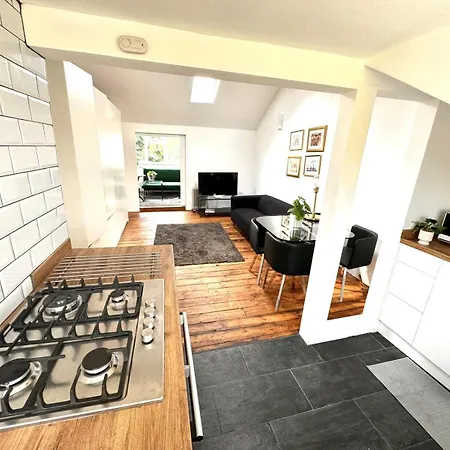 Stylish Floor Flat In The Heart Of Camden! * London