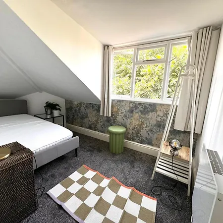 Stylish Floor Flat In The Heart Of Camden! Apartment London