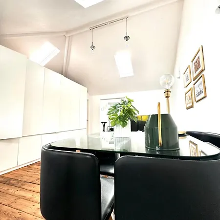 Stylish Floor Flat In The Heart Of Camden! Apartment