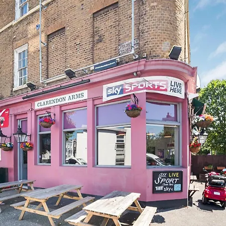 Stylish Maisonette Pass The Keys London