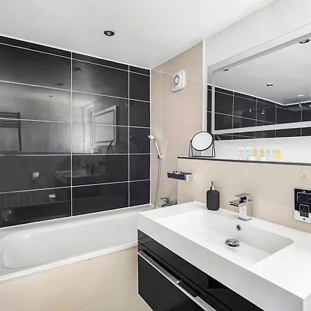Stylish Maisonette Pass The Keys Holiday home *
