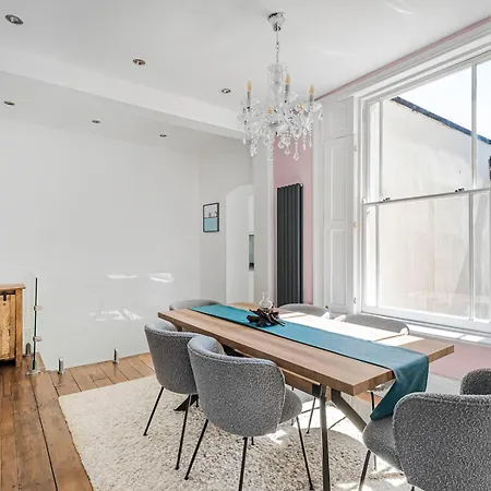 Stylish Maisonette Pass The Keys Holiday home *