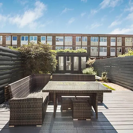Holiday home Stylish Maisonette Pass The Keys *
