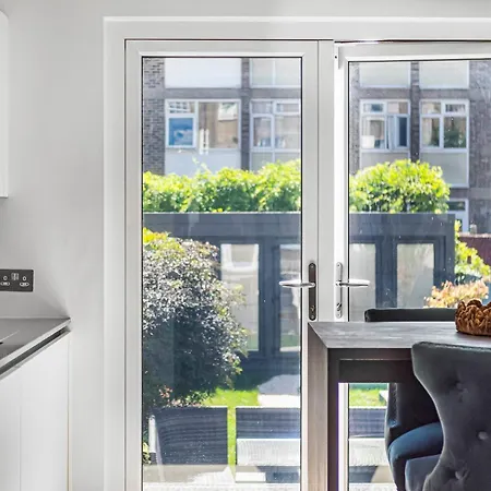 Holiday home Stylish Maisonette Pass The Keys