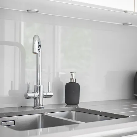 Stylish Maisonette Pass The Keys * London