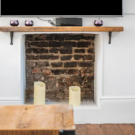 Stylish Maisonette Pass The Keys Holiday home
