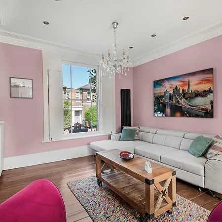 Stylish Maisonette Pass The Keys Holiday home *