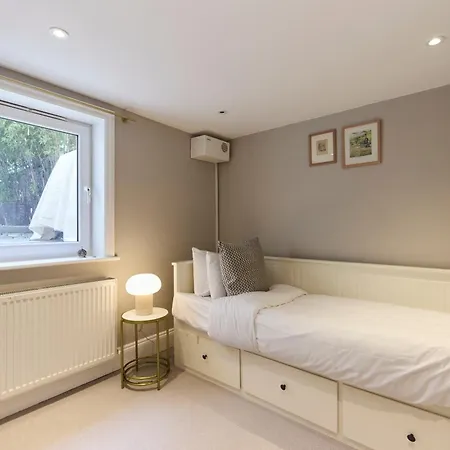 The Chelsea Retreat - Outstanding 5bdr House With Garden * London