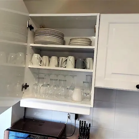 Zone 2, Spacious 3 Bedroom House * London