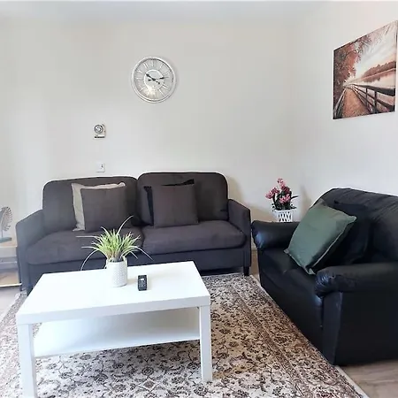 Zone 2, Spacious 3 Bedroom House Casa vacanze