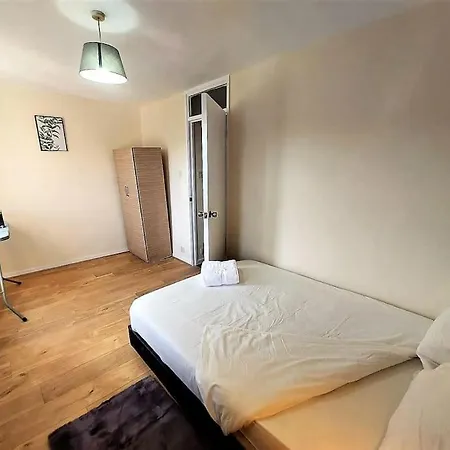 Zone 2, Spacious 3 Bedroom House Casa vacanze