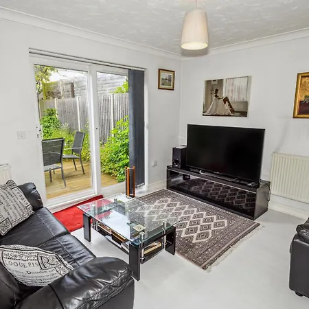 Urban Oasis - Modern 2b-2b Retreat Near Nature * Enfield