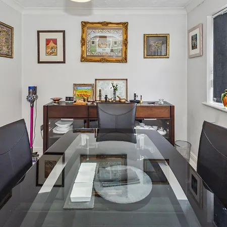 Urban Oasis - Modern 2b-2b Retreat Near Nature * Enfield