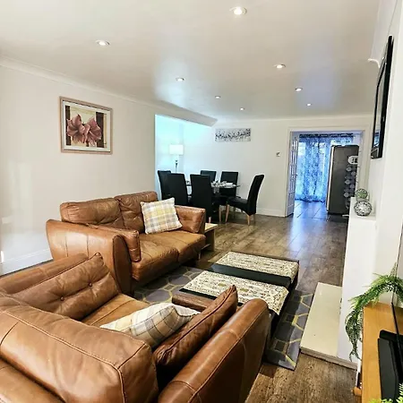 Cosy And Spacious -free Parking, Free Wifi- Sleeps 5 By Finna Ltd * Rainham (Greater London)
